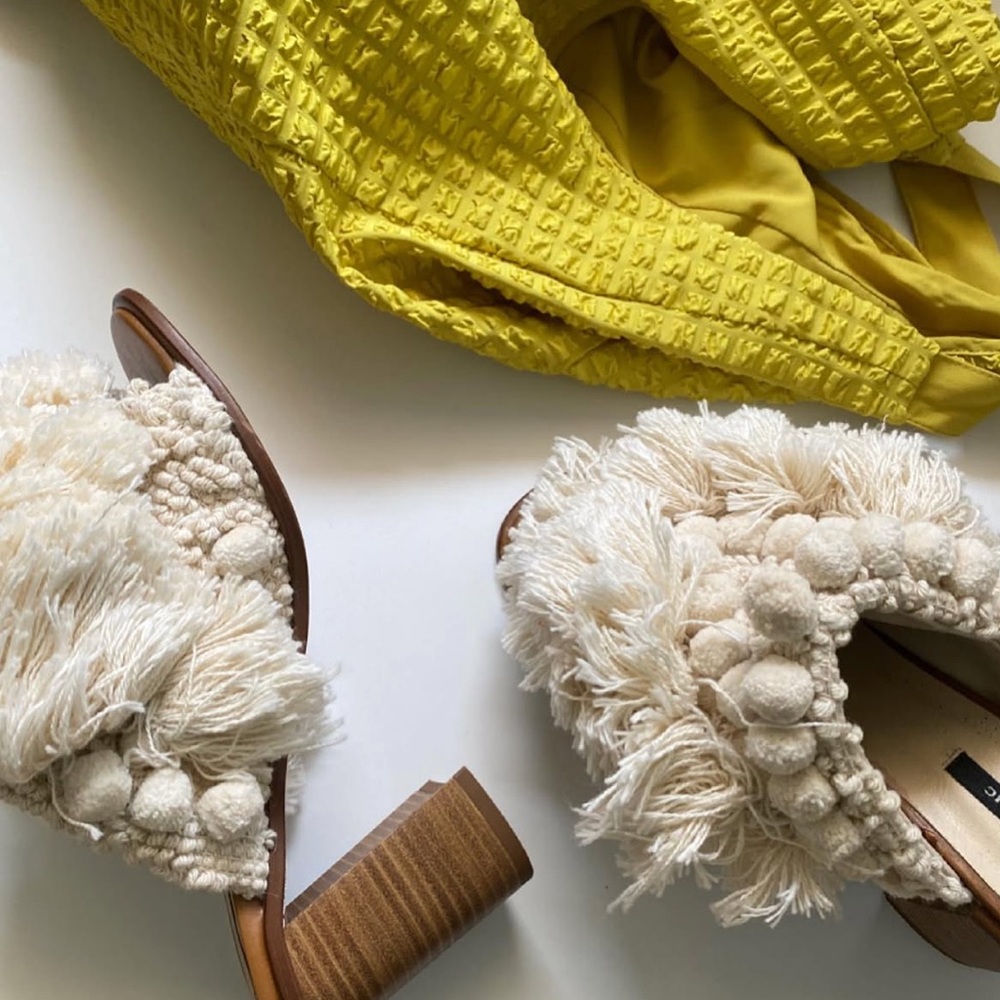 Zara Pom Pom mules size 7.5 in excellent condition